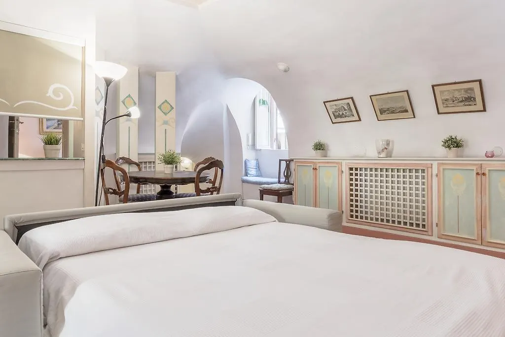 Piazza Colonna Apartment - Charme Holidays Rome 0*,
