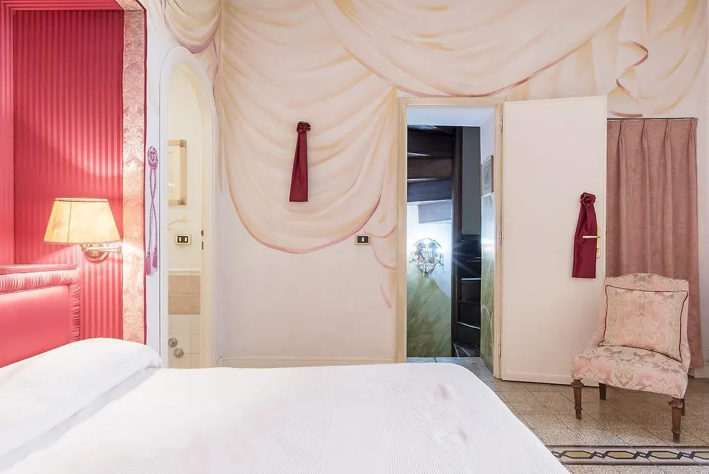 Piazza Colonna Apartment - Charme Holidays Rome